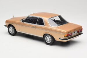 Mercedes 280 CE C123 Kuldne Norev 1:18 183587 Metall - pilt 5/6