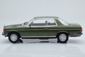 Mercedes 280 CE W123 Coupe Roheline Norev 1:18 183704 Metall - pilt 3/6