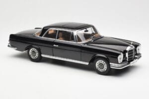 Mercedes 280 SE W111 Coupe Must AUTOart 1:18 76286 Metall - pilt 6/8
