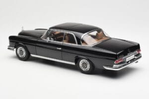 Mercedes 280 SE W111 Coupe Must AUTOart 1:18 76286 Metall - pilt 7/8