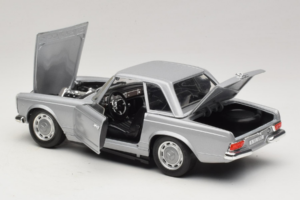 Mercedes 280 SL W113 Berlina Hõbe Techno Giodi 1:18 F14051030 Metall - pilt 5/8