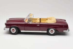 Mercedes 280SE W108 Bordeaux Punane Maisto 1:18 31811 Metall - pilt 4/8