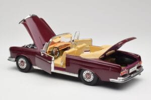 Mercedes 280SE W108 Bordeaux Punane Maisto 1:18 31811 Metall - pilt 5/8