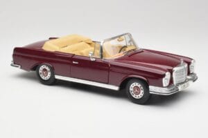 Mercedes 280SE W108 Bordeaux Punane Maisto 1:18 31811 Metall - pilt 6/8