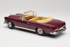 Mercedes 280SE W108 Bordeaux Punane Maisto 1:18 31811 Metall - pilt 7/8