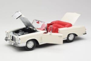 Mercedes 280SE W108 Ivory Valge Maisto 1:18 50223 Metall - pilt 2/8