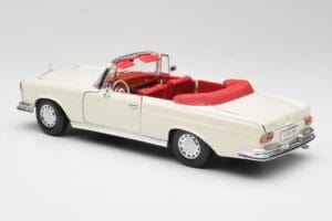 Mercedes 280SE W108 Ivory Valge Maisto 1:18 50223 Metall - pilt 7/8
