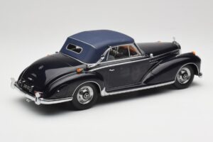Mercedes 300 SC W188 Kabriolett Softtop Tumesininen KK-Scale 1:18 KKDC180944 Metall - pilt 2/6