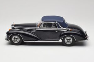 Mercedes 300 SC W188 Kabriolett Softtop Tumesininen KK-Scale 1:18 KKDC180944 Metall - pilt 3/6