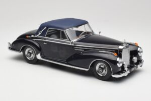 Mercedes 300 SC W188 Kabriolett Softtop Tumesininen KK-Scale 1:18 KKDC180944 Metall - pilt 4/6