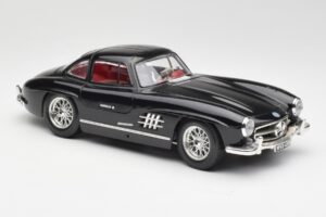 Mercedes 300 SL W198 Must Bburago 1:18 35791 Metall - pilt 6/8
