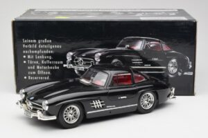 Mercedes 300 SL W198 Must Bburago 1:18 35791 Metall - pilt 8/8