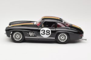 Mercedes 300 SL #38 1954 Bburago 1:18 3015-M1 Metall - pilt 4/8