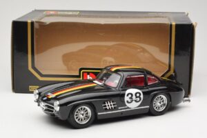 Mercedes 300 SL #38 1954 Bburago 1:18 3015-M1 Metall - pilt 8/8