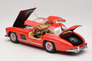 Mercedes 300 SL Gullwing Punane Minichamps 1:18 180039001 Metall - pilt 5/8