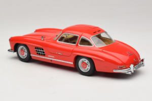 Mercedes 300 SL Gullwing Punane Minichamps 1:18 180039001 Metall - pilt 7/8