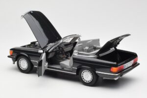 Mercedes 300 SL R107 Must Pearl Diileri Väljaanne Norev 1:18 B66040678 Metall - pilt 7/10