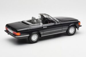 Mercedes 300 SL R107 Must Pearl Diileri Väljaanne Norev 1:18 B66040678 Metall - pilt 4/10