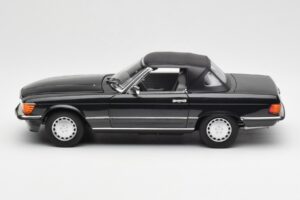 Mercedes 300 SL R107 Must Pearl Diileri Väljaanne Norev 1:18 B66040678 Metall - pilt 5/10