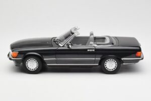 Mercedes 300 SL R107 Must Pearl Diileri Väljaanne Norev 1:18 B66040678 Metall - pilt 6/10