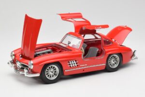 Mercedes 300 SL Punane Bburago 1:18 3015 Metall - pilt 2/8