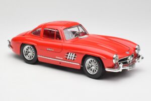 Mercedes 300 SL Punane Bburago 1:18 3015 Metall - pilt 6/8