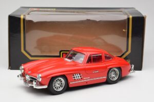 Mercedes 300 SL Punane Bburago 1:18 3015 Metall - pilt 8/8