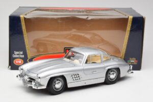 Mercedes 300 SL Hõbe Bburago 1:18 3013 Metall - pilt 8/8
