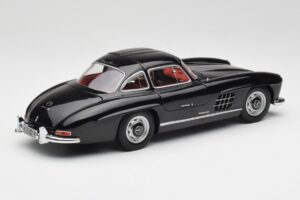 Mercedes 300 SL W198 Must Minichamps 1:18 180039004 Metall - pilt 3/8