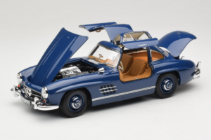 Mercedes 300 SL W198 Sinine Norev 1:18 183852 Metall - pilt 2/8