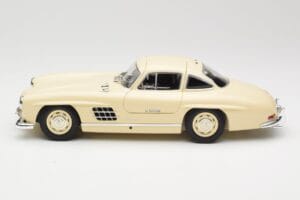 Mercedes 300 SL W198 Kreemjas Minichamps 1:18 110037212 Metall - pilt 4/8