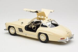 Mercedes 300 SL W198 Kreemjas Minichamps 1:18 110037212 Metall - pilt 5/8