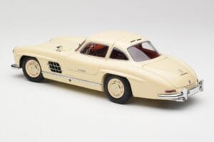 Mercedes 300 SL W198 Kreemjas Punase Saloniga Minichamps 1:18 180039002 Metall - pilt 7/8