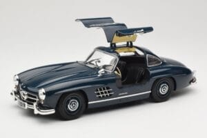 Mercedes 300 SL W198 Gullwing Tumesinine Minichamps 1:18 110037216 Metall - pilt 2/8