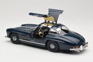 Mercedes 300 SL W198 Gullwing Tumesinine Minichamps 1:18 110037216 Metall - pilt 5/8