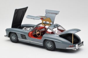Mercedes 300 SL W198 Graphite Hall Minichamps 1:18 180039005 Metall - pilt 5/8