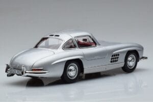 Mercedes 300 SL W198 Gullwing Norev 1:18 183850 Metall - pilt 3/8