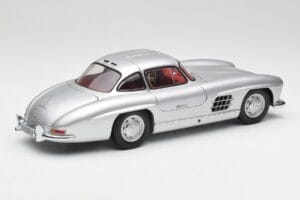 Mercedes 300 SL W198 Gullwing Hõbe Minichamps 1:18 180039000 Metall - pilt 3/8