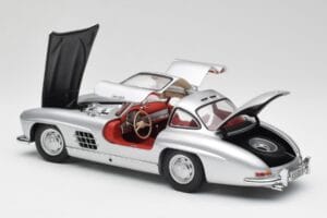 Mercedes 300 SL W198 Gullwing Hõbe Minichamps 1:18 180039000 Metall - pilt 5/8