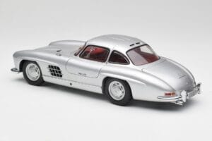 Mercedes 300 SL W198 Gullwing Hõbe Minichamps 1:18 180039000 Metall - pilt 7/8