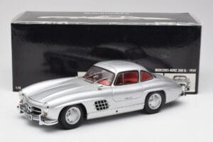 Mercedes 300 SL W198 Gullwing Hõbe Minichamps 1:18 180039000 Metall - pilt 8/8