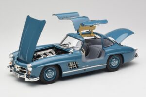 Mercedes 300 SL W198 Helesinine Minichamps 1:18 180039007 Metall - pilt 2/8