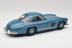 Mercedes 300 SL W198 Helesinine Minichamps 1:18 180039007 Metall - pilt 3/8