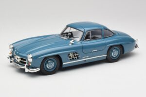 Mercedes 300 SL W198 Helesinine Minichamps 1:18 180039007 Metall