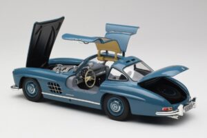 Mercedes 300 SL W198 Helesinine Minichamps 1:18 180039007 Metall - pilt 5/8