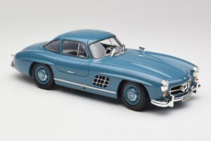Mercedes 300 SL W198 Helesinine Minichamps 1:18 180039007 Metall - pilt 6/8