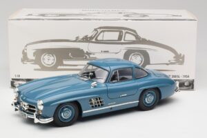 Mercedes 300 SL W198 Helesinine Minichamps 1:18 180039007 Metall - pilt 8/8