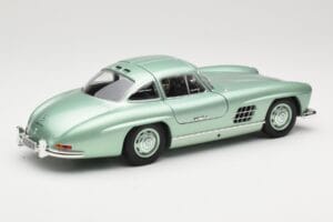 Mercedes 300 SL W198 Gullwing Light Green Metallic Minichamps 1:18 110037221 Metall - pilt 3/8