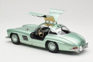 Mercedes 300 SL W198 Gullwing Light Green Metallic Minichamps 1:18 110037221 Metall - pilt 5/8