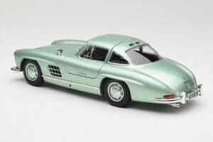 Mercedes 300 SL W198 Gullwing Light Green Metallic Minichamps 1:18 110037221 Metall - pilt 7/8